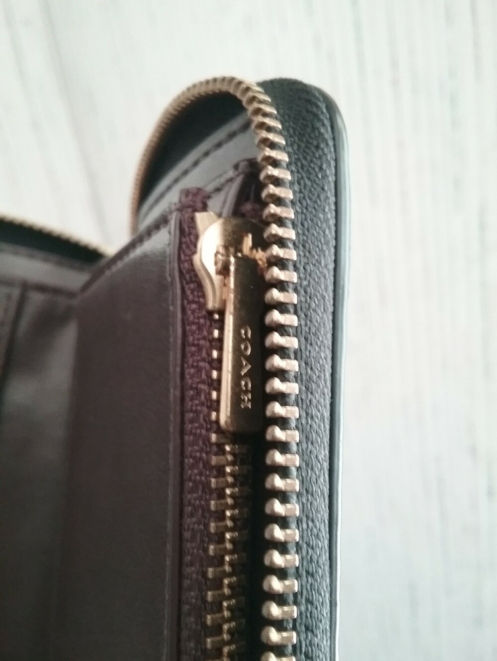 Coach Sharks In Christmas Sweaters Wallet - Picture 4 of 7